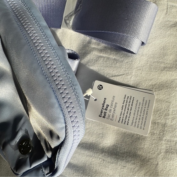 🆕 LAST ONE Lululemon Everywhere Belt Bag 1L - Pastel Blue - Picture 4 of 7